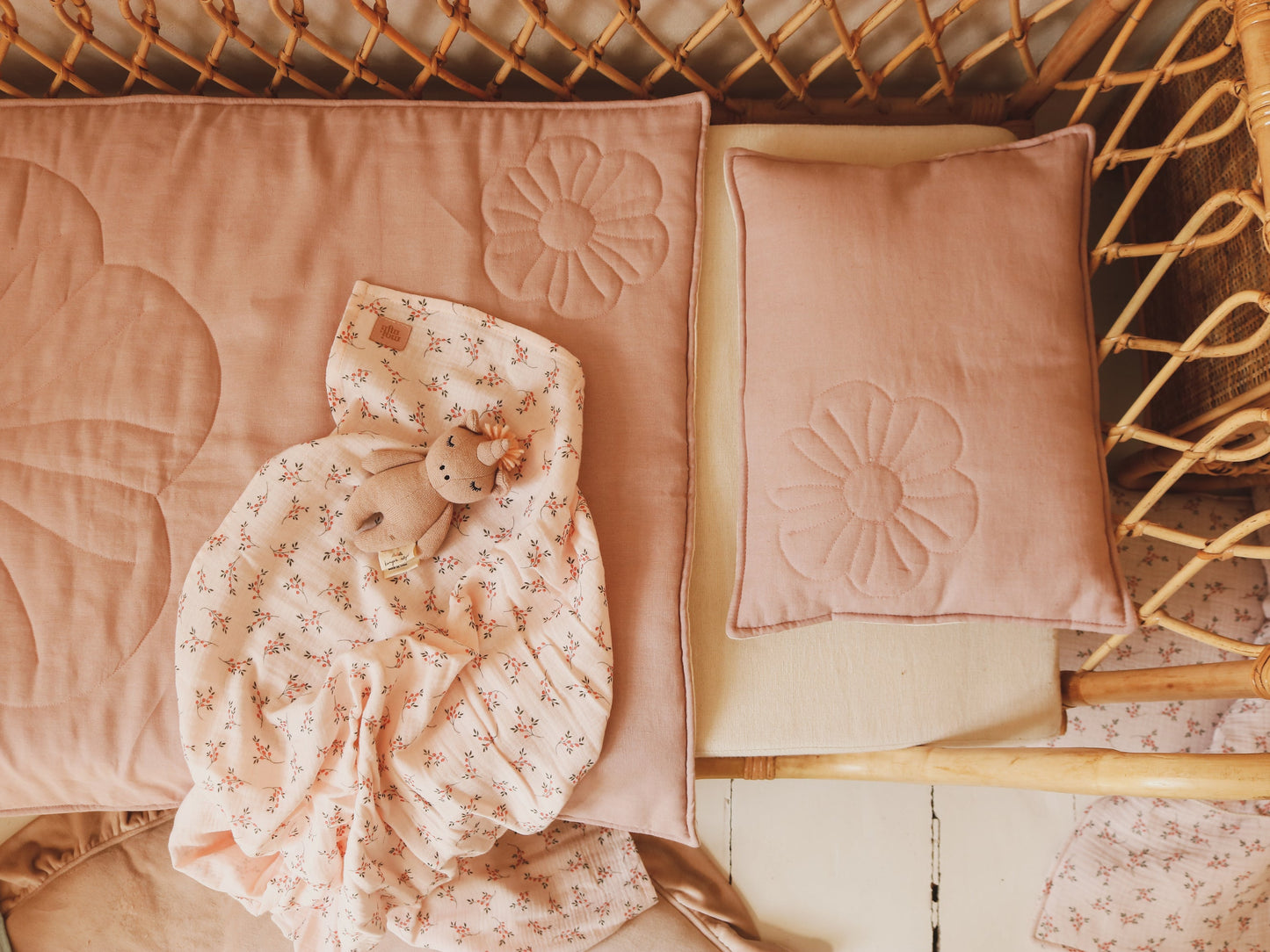 Linen "Powder Pink" Flower Child Cover Set