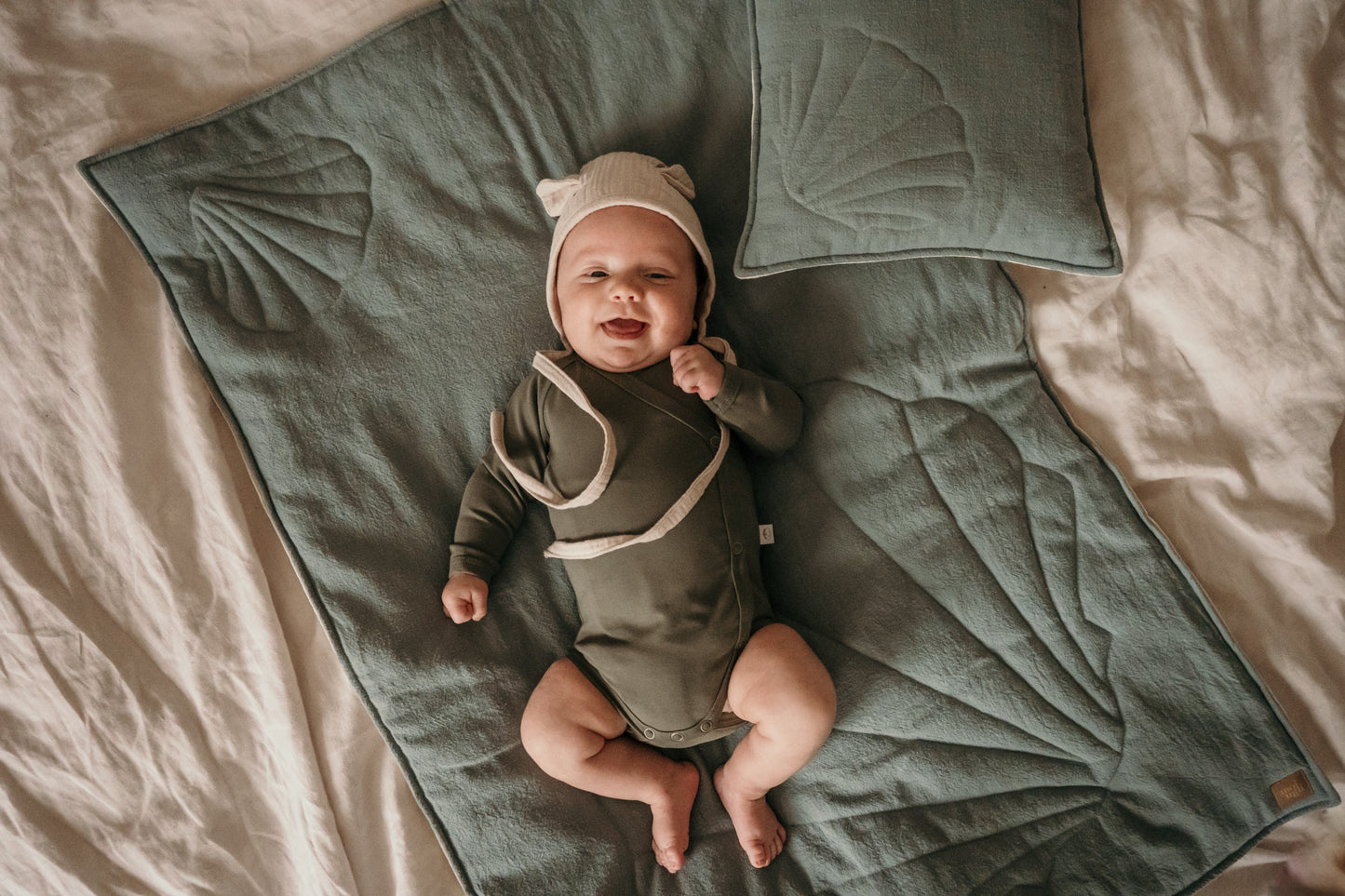 Linen "Eye of the Sea" Shell Child Cover Set