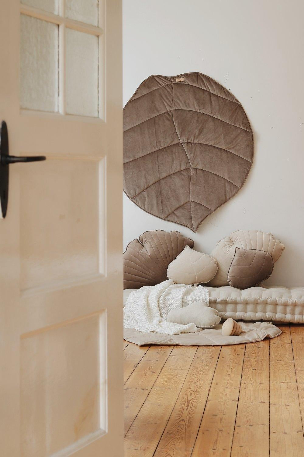 “Dark Beige” Velvet Leaf Mat