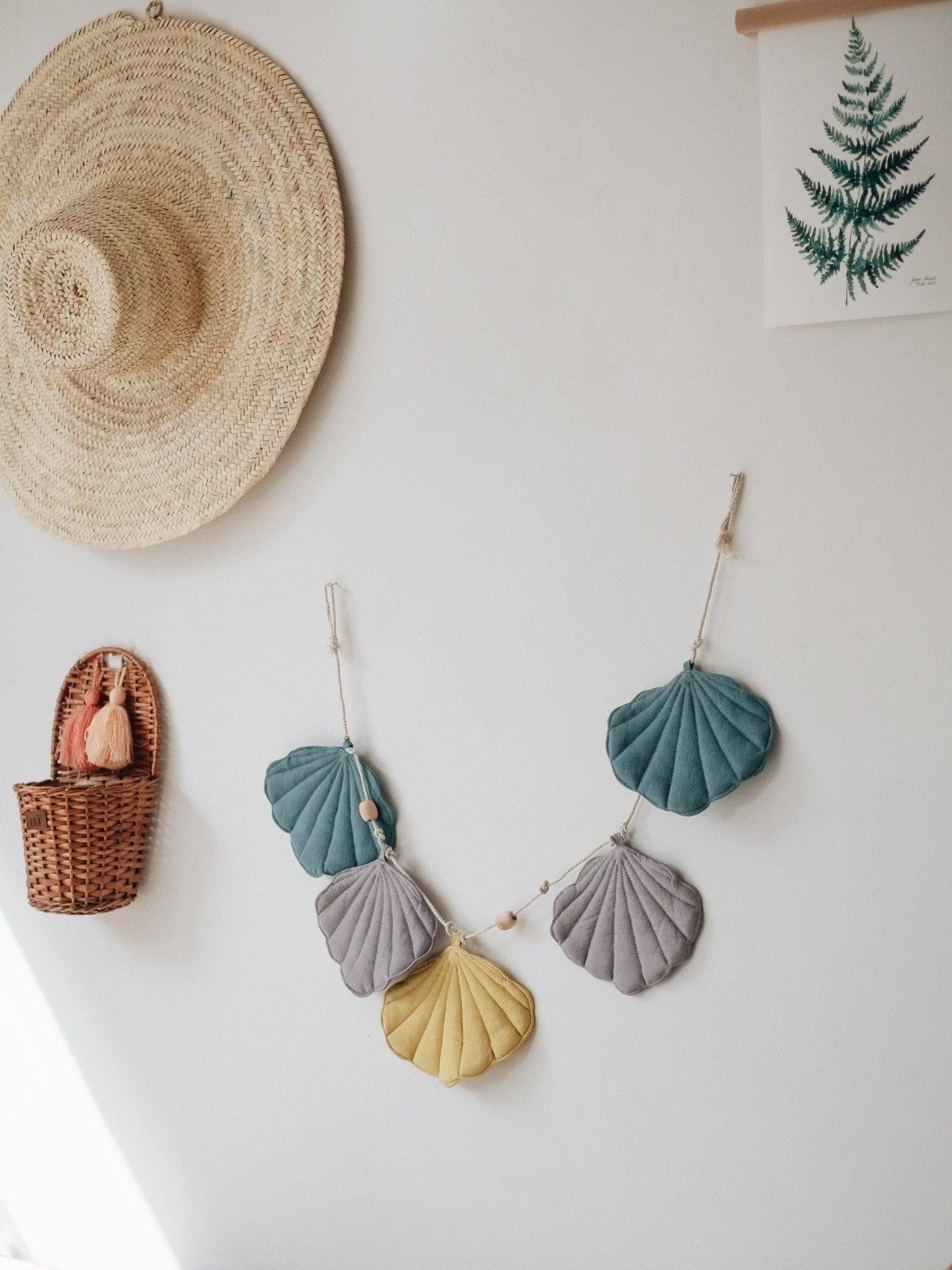 “Eye of the Sea” Linen Garland with Shells