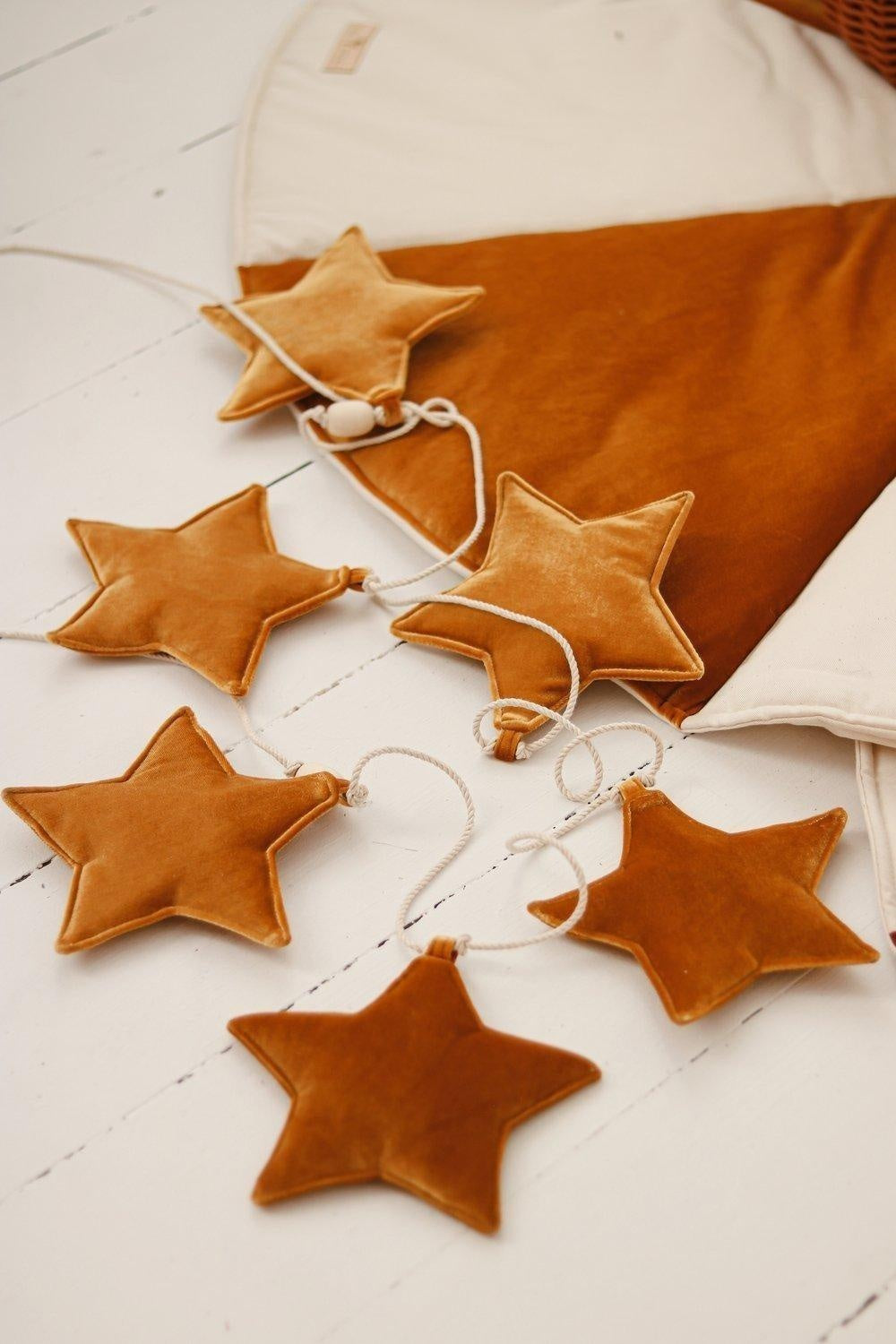 “Gold Dust” Velvet Garland with Stars