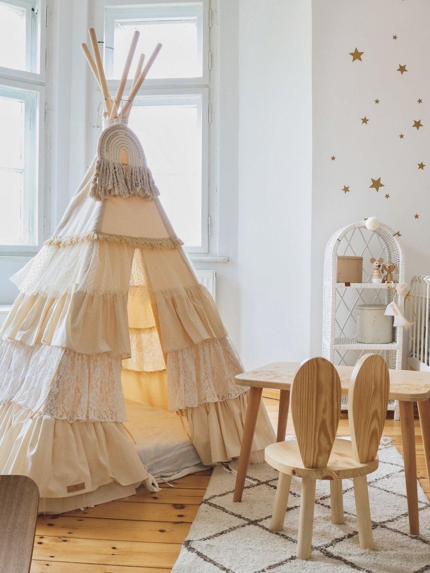 “Shabby Chic” Teepee with Frills and Leaf Mat "White" Set