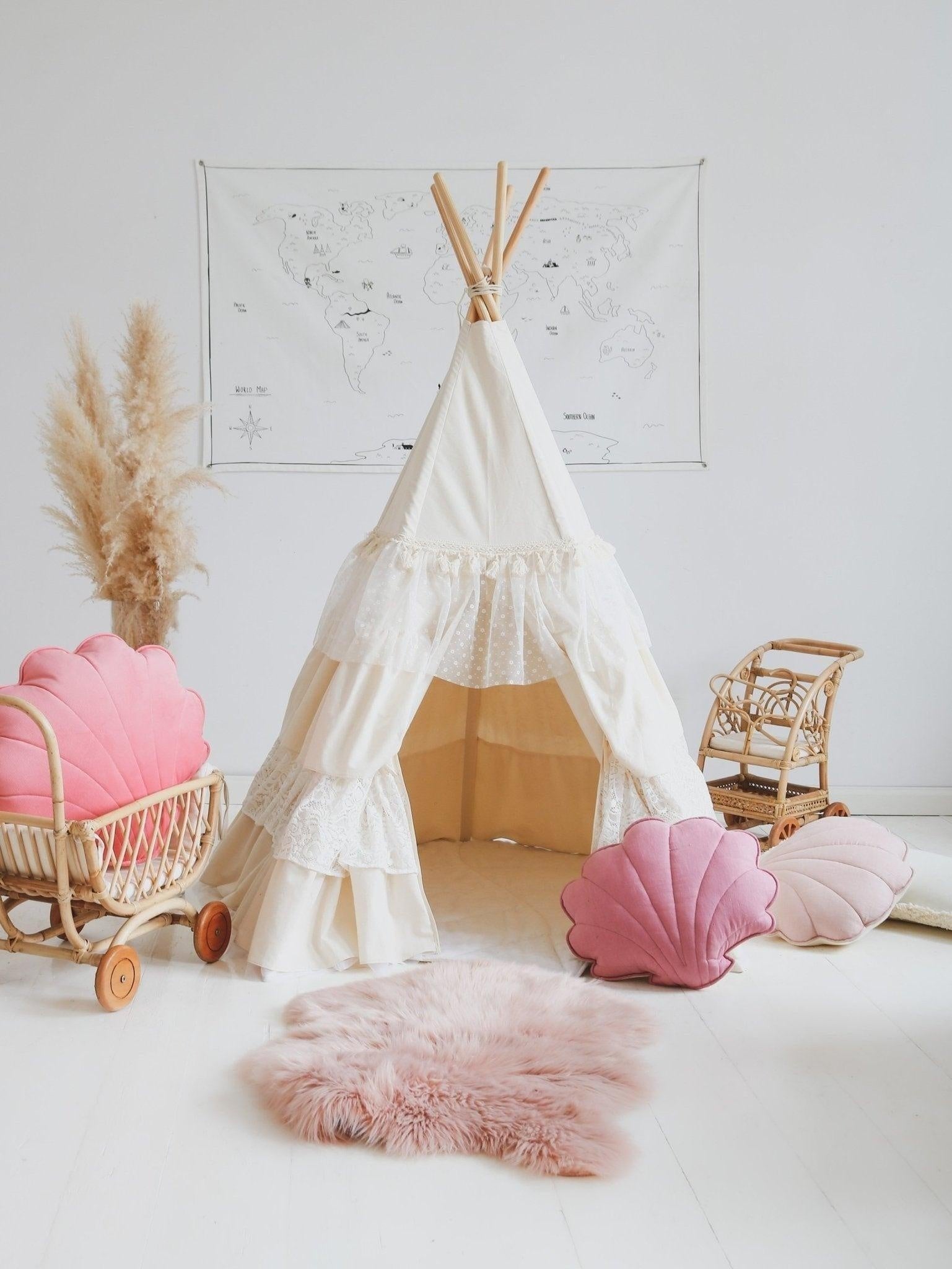 “Shabby Chic” Teepee with Frills and Leaf Mat "White" Set