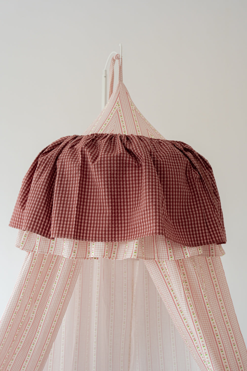 "Vintage Style Flowers" Canopy