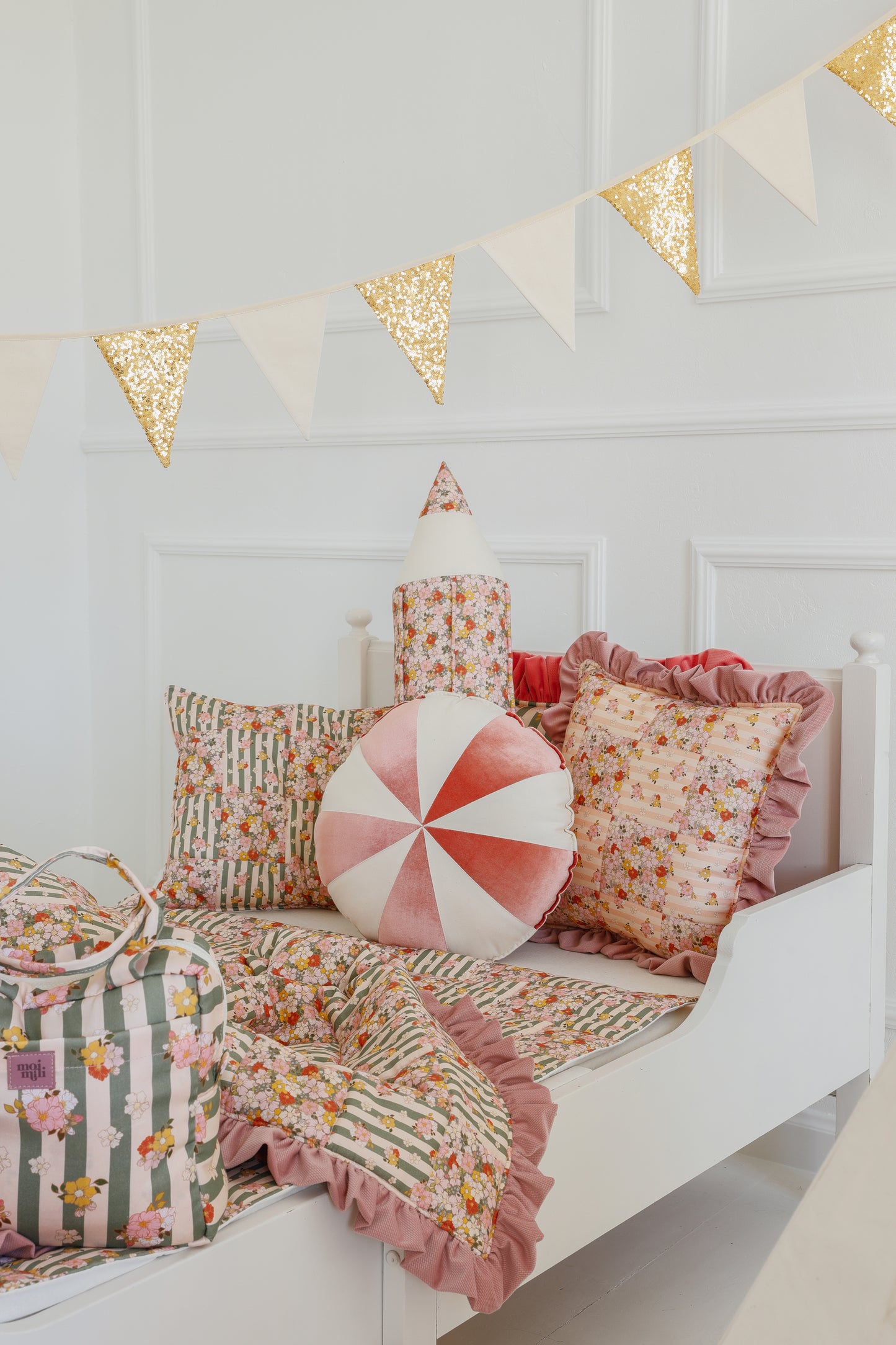 “Pink Circus” Round Patchwork Pillow