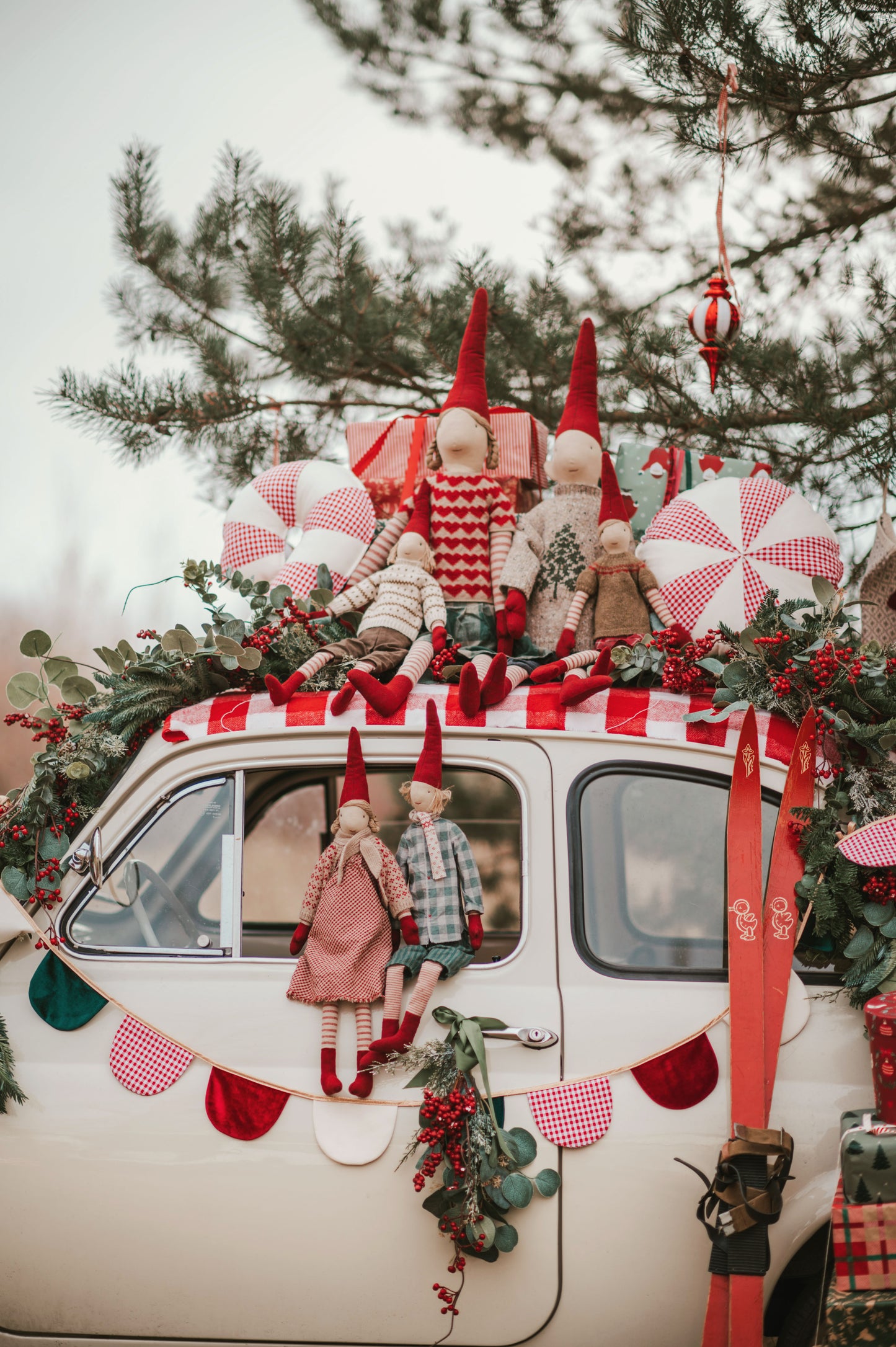 “Red Checkered” Garland with Half Moons