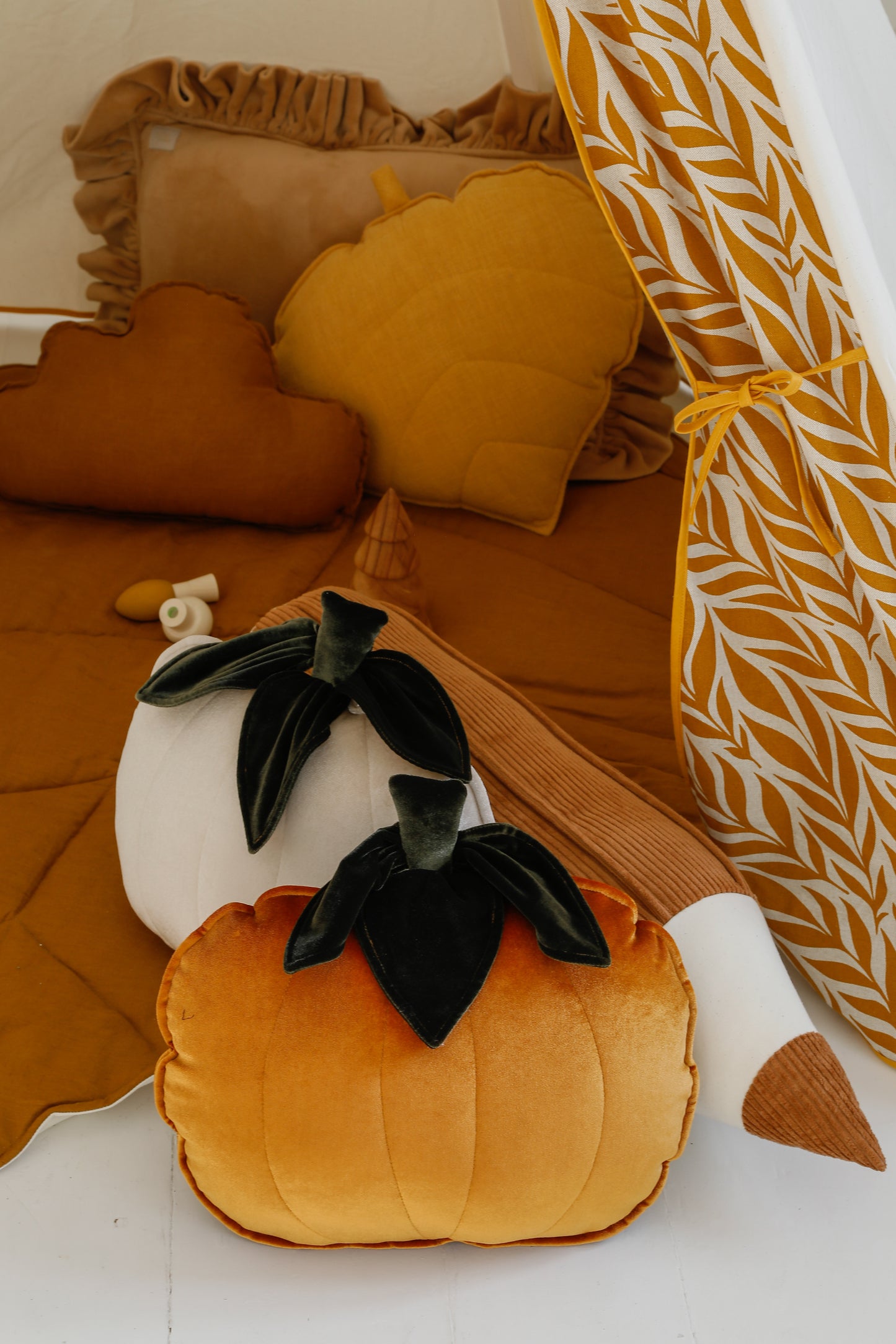 "Cream" Halloween Pumpkin Pillow