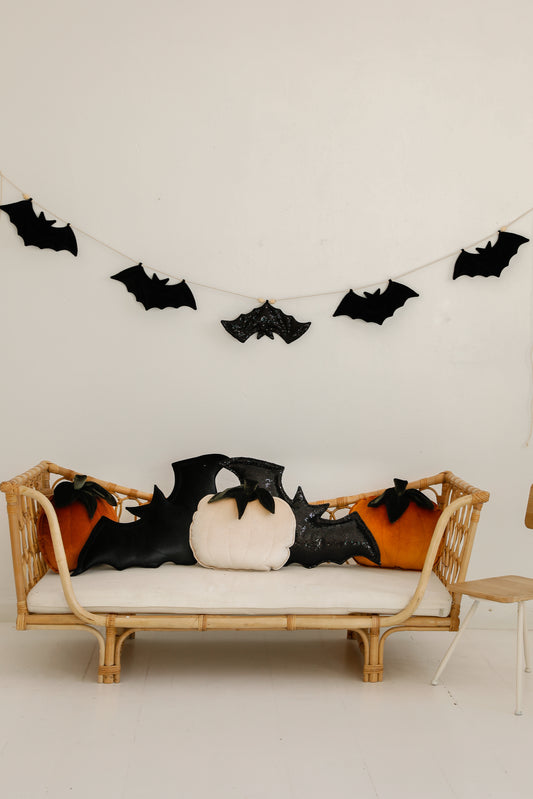 "5 Black Bats" Halloween Garland