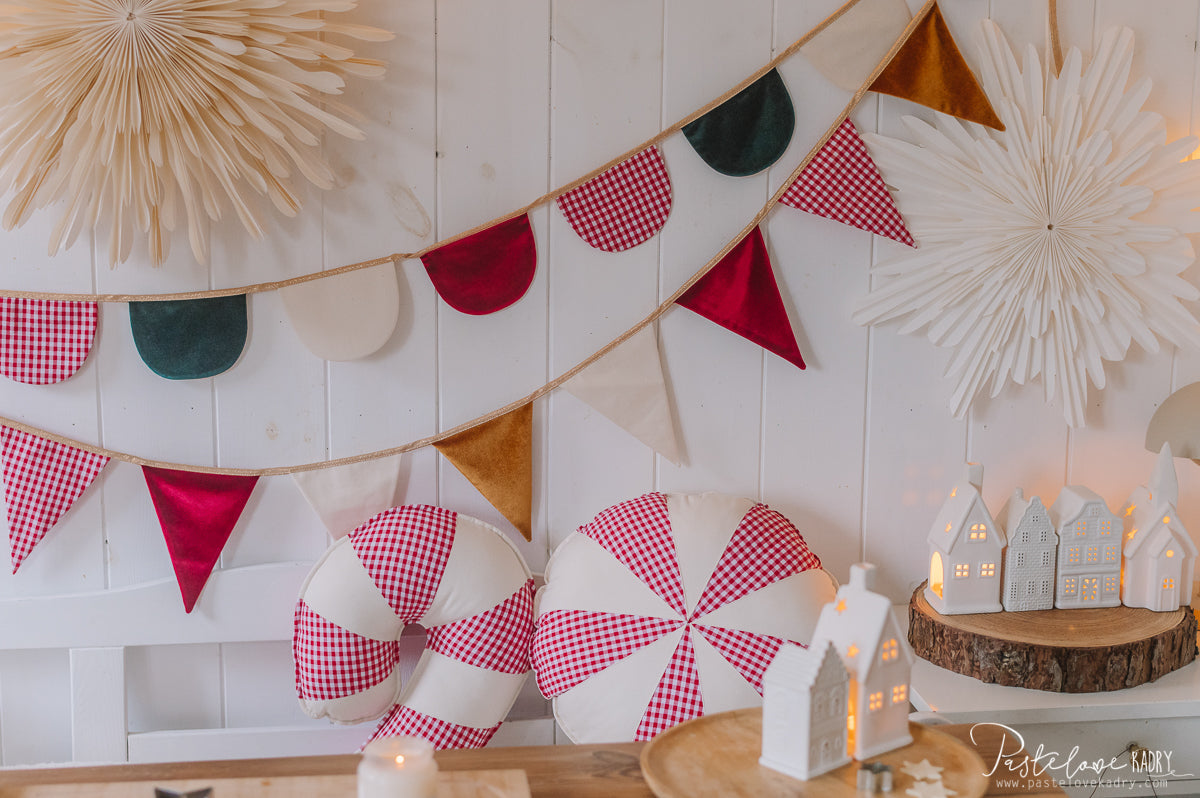 “Red Checkered” Garland with Half Moons