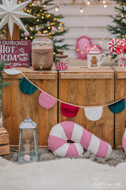 “Red Checkered” Garland with Half Moons