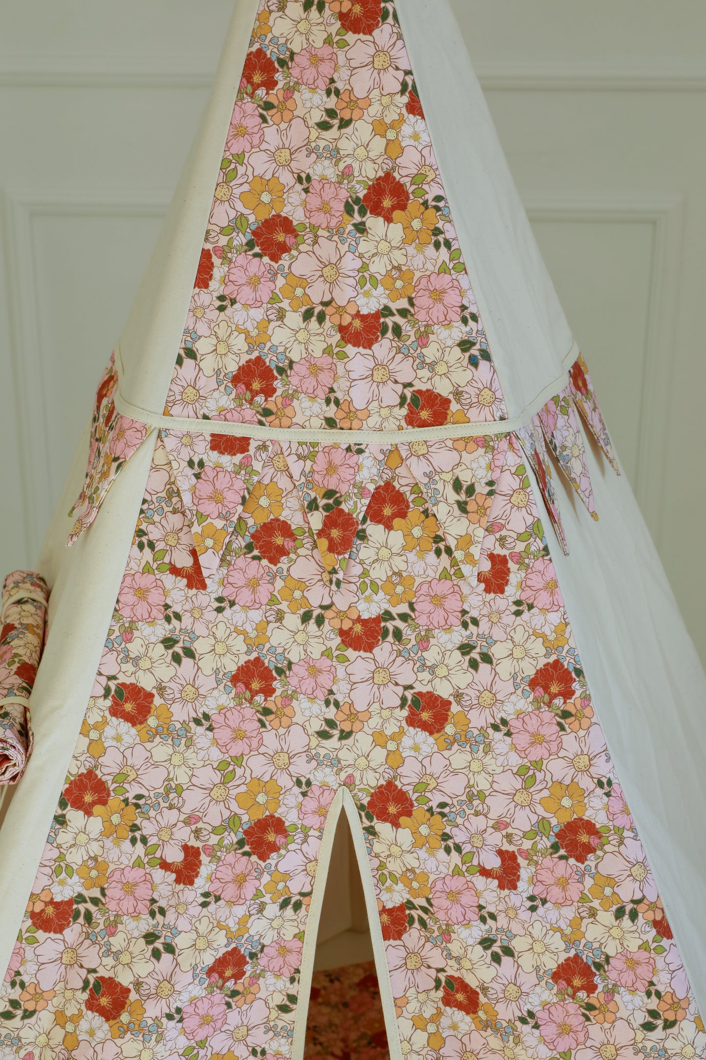 “Spring Garden” Teepee Tent and Round Mat Set