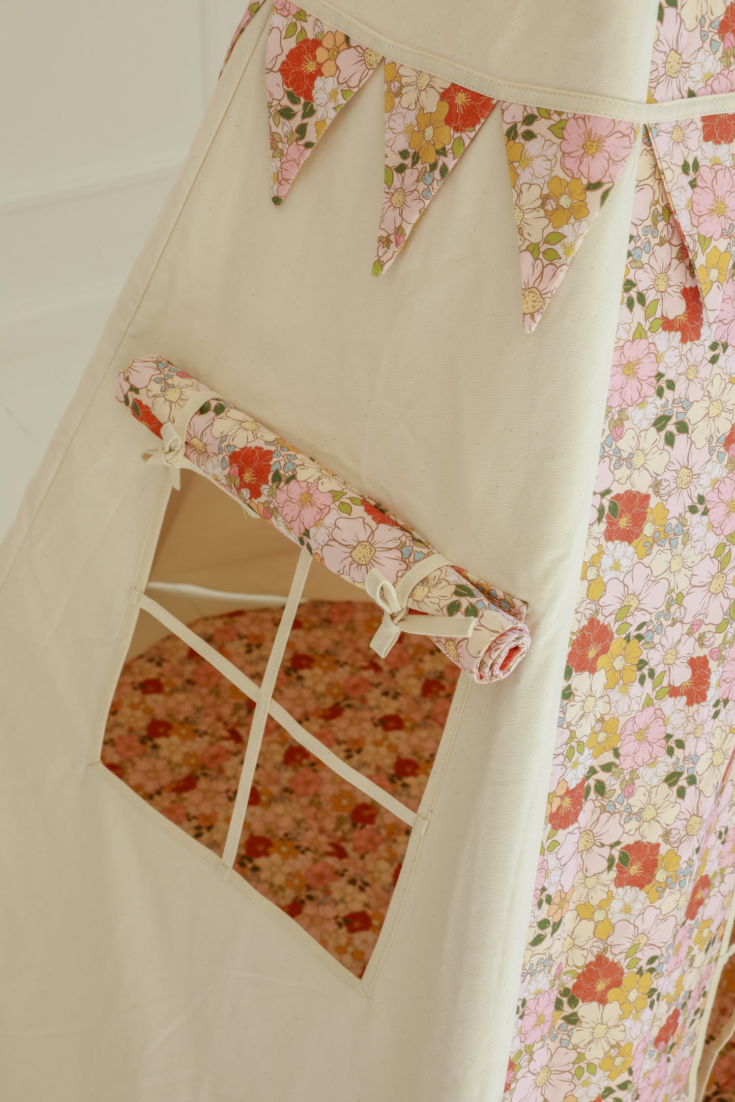 “Spring Garden” Teepee Tent and Round Mat Set