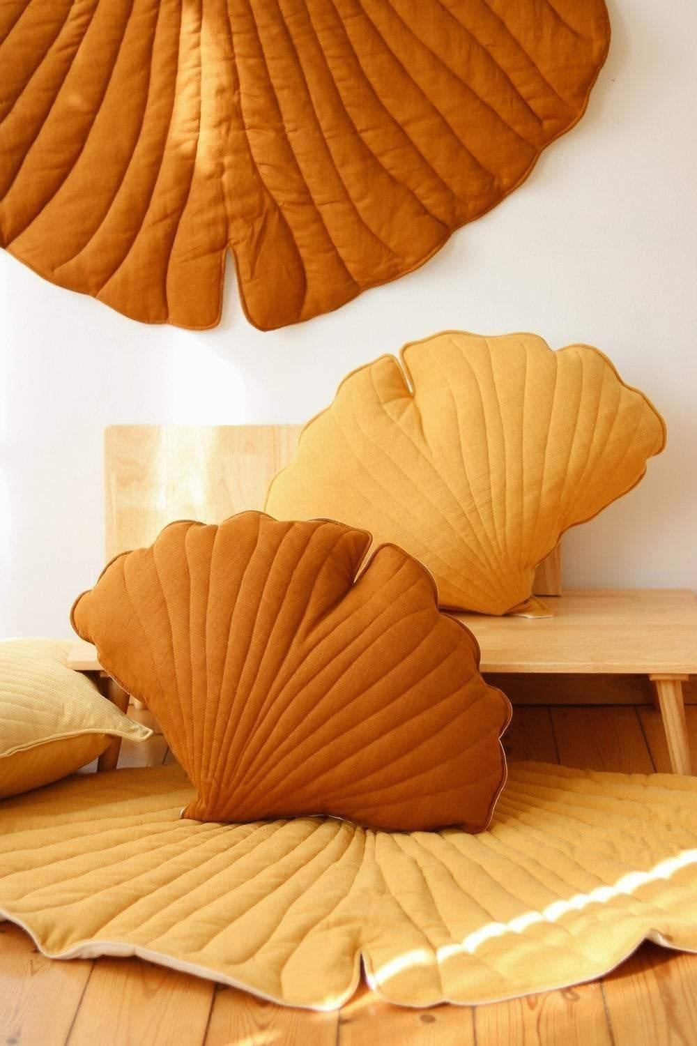 “Caramel” Linen Ginkgo Leaf Pillow