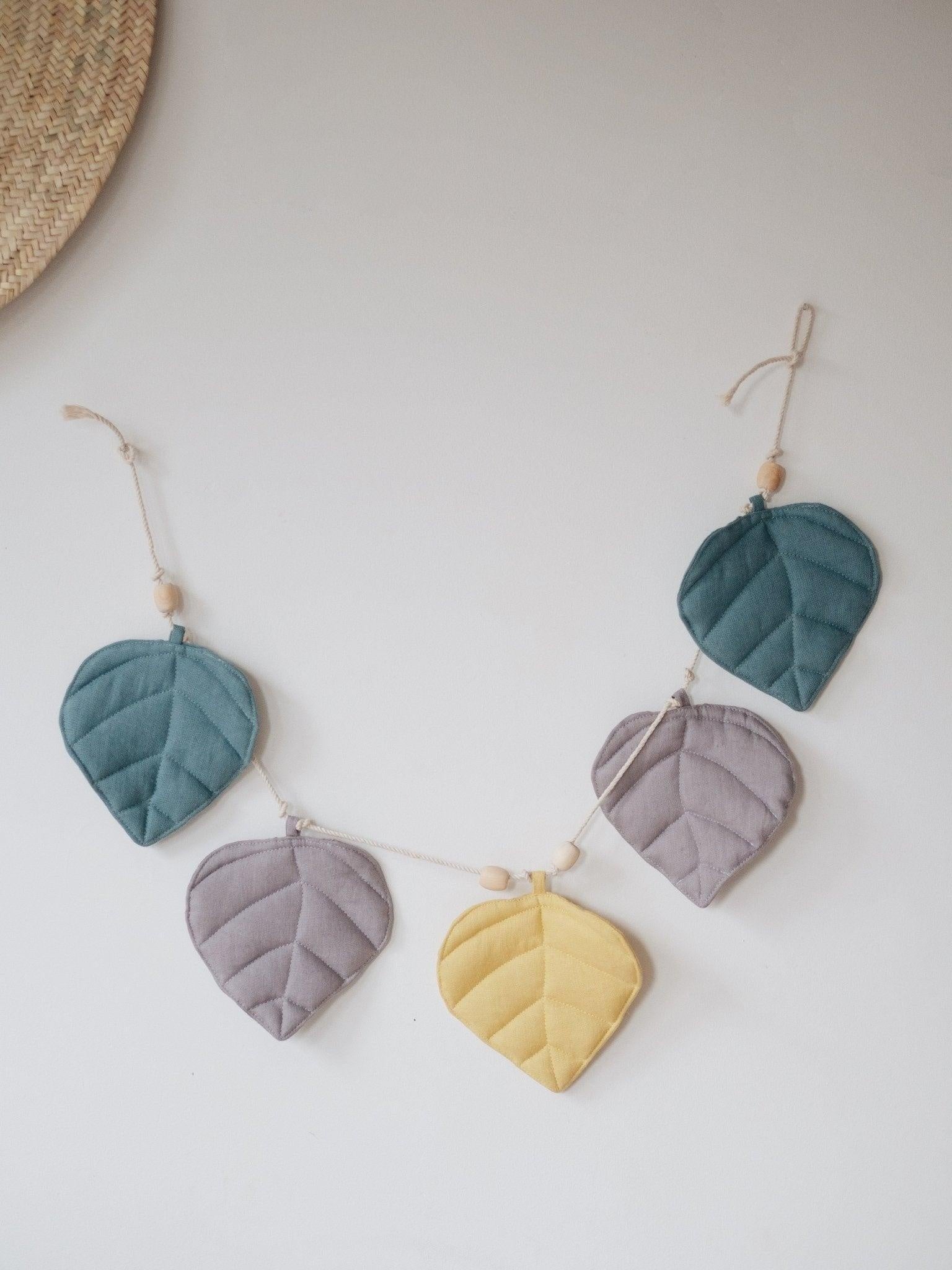 “Eye of the Sea” Linen Garland with Leaves