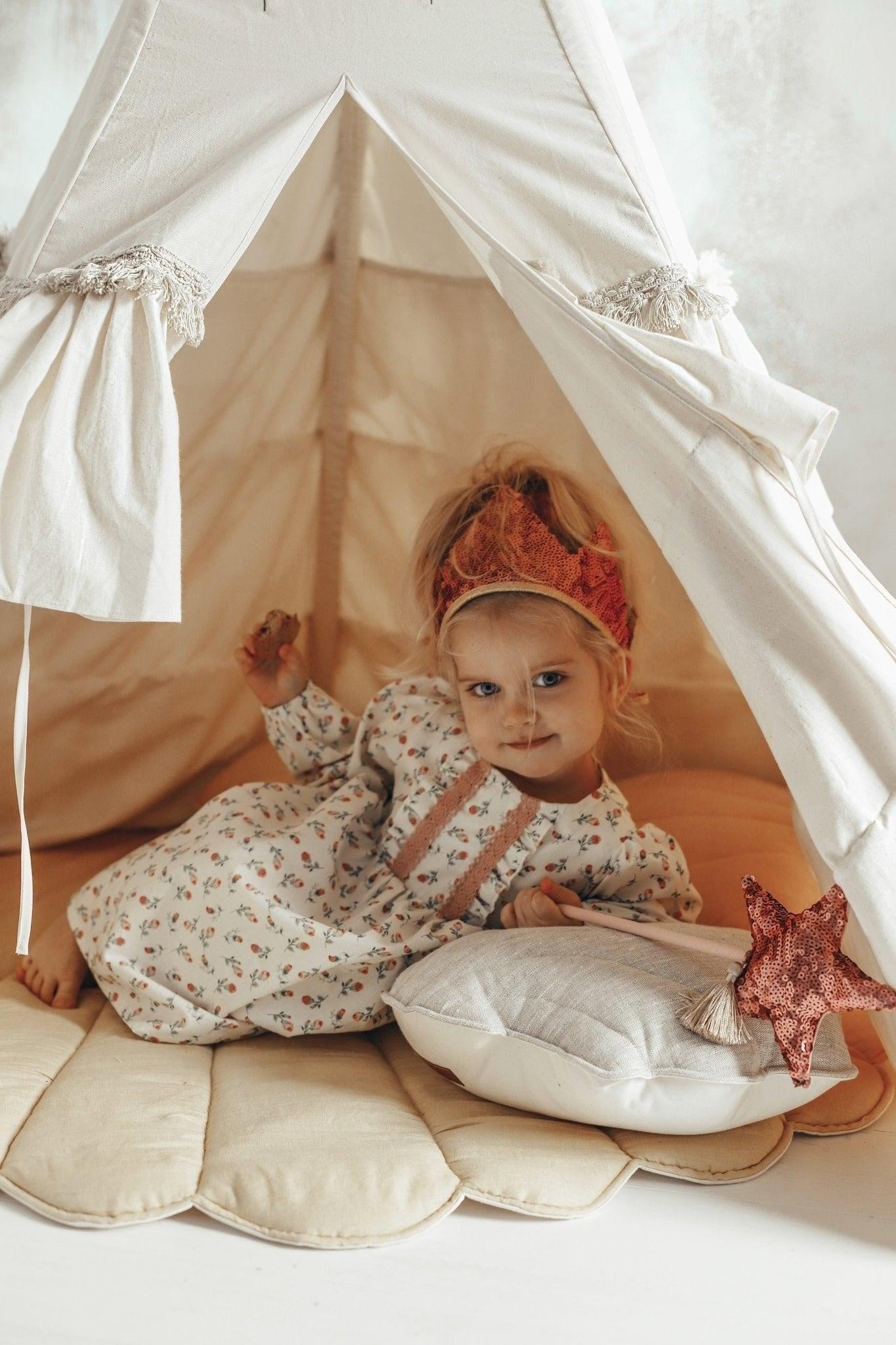 Set Teepee with Frills “Folk” with Shell or Leaf Mat "Honey"