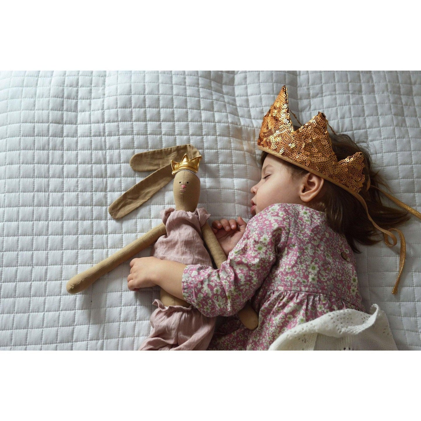 “Gold Sequins” Crown