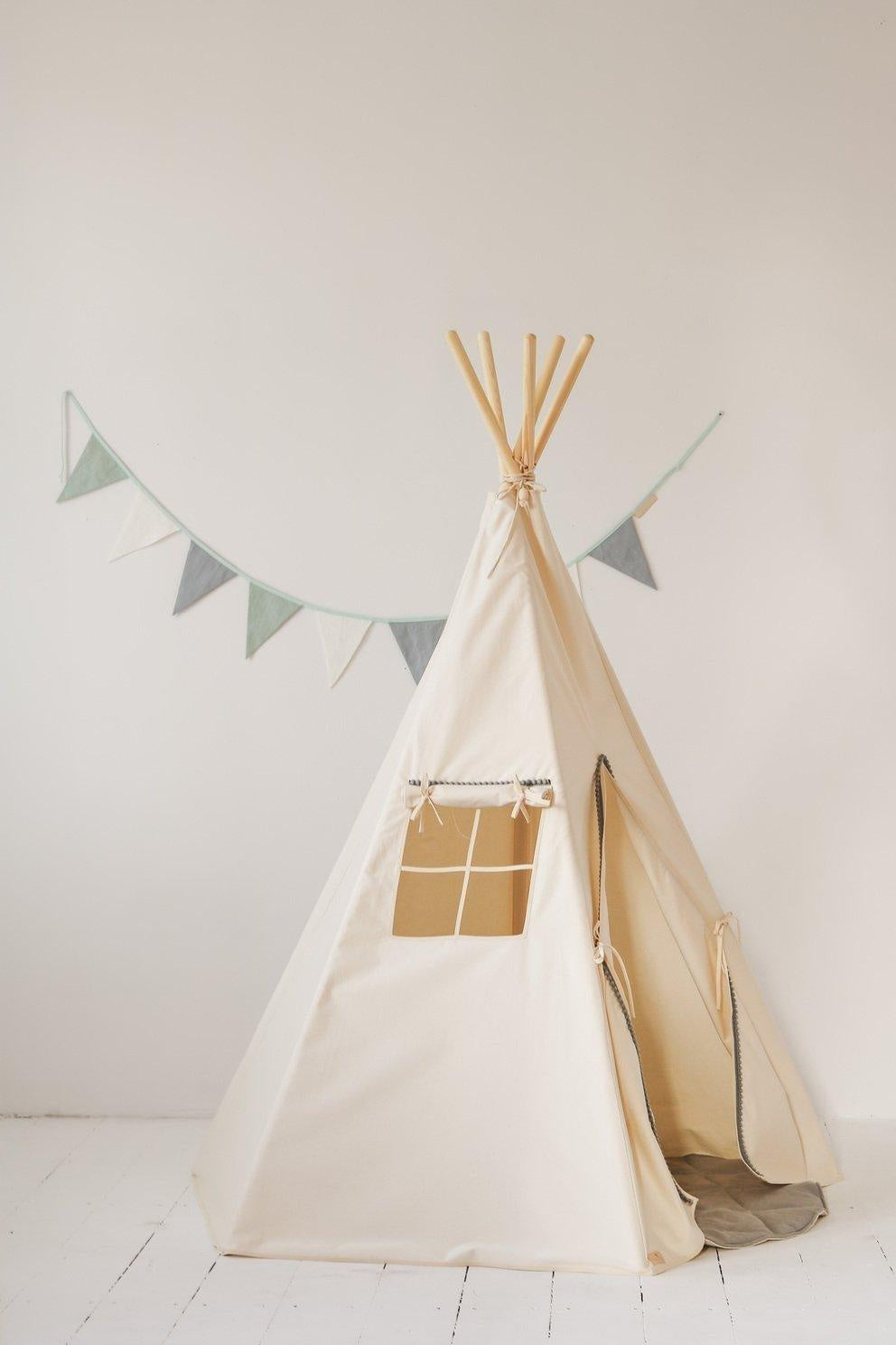 “Grey Pompoms” Teepee with Pompoms and Mat Set - Moi Mili