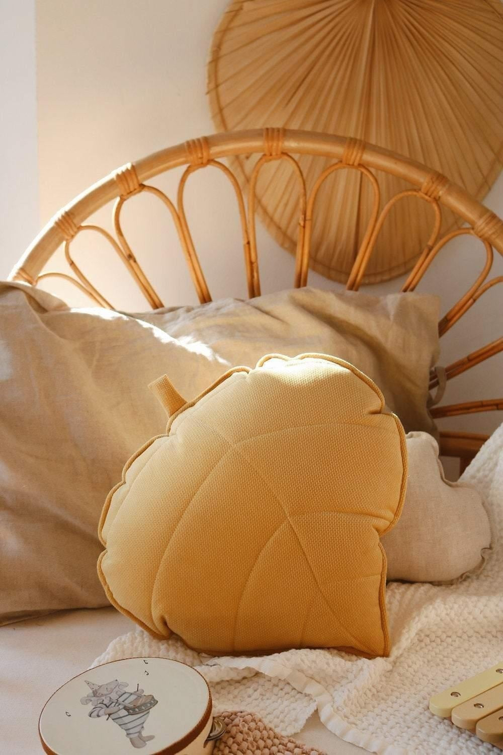“Honey” Velvet Leaf Pillow