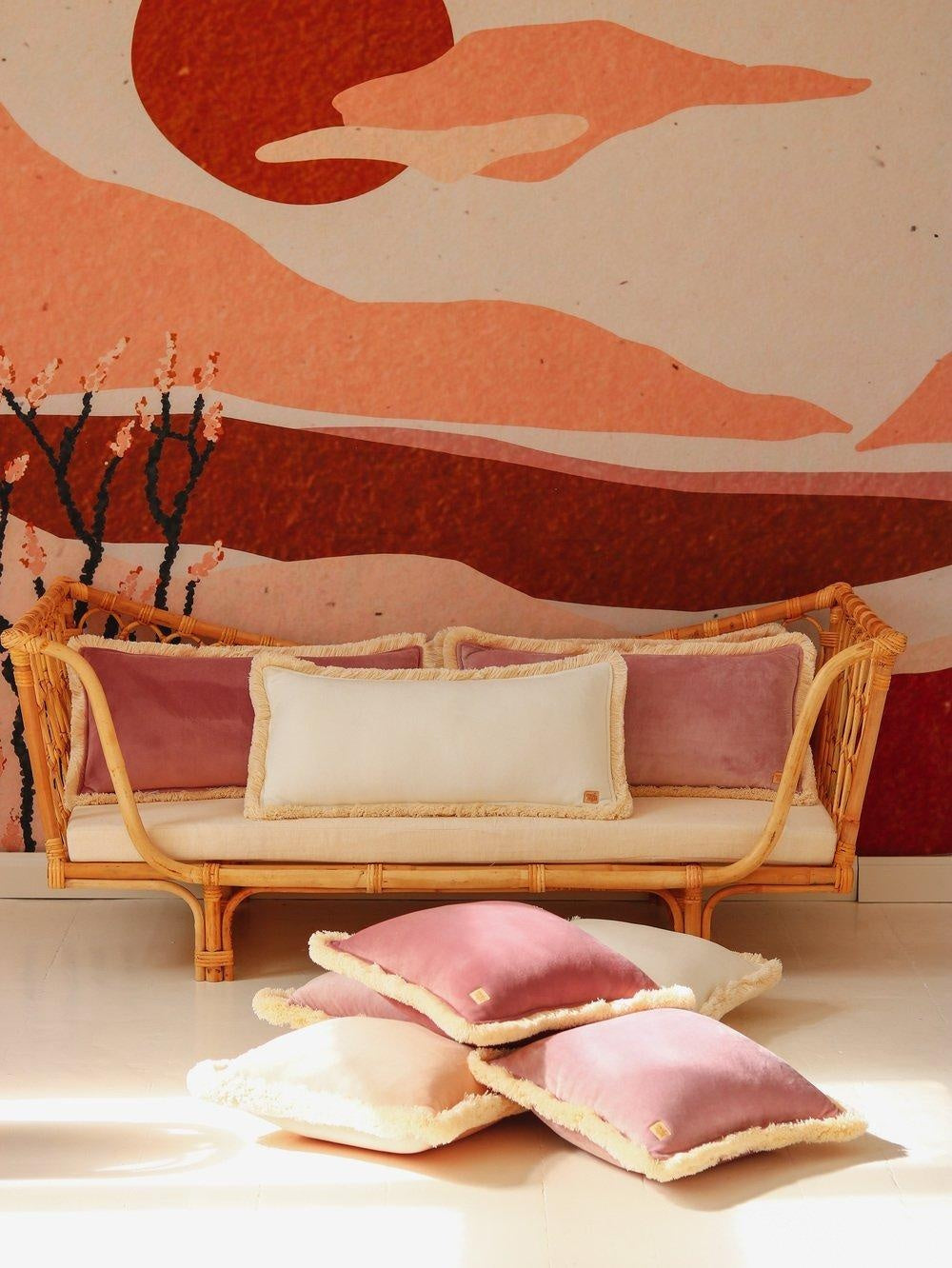 "Light pink" soft velvet cushion with fringe - Moi Mili
