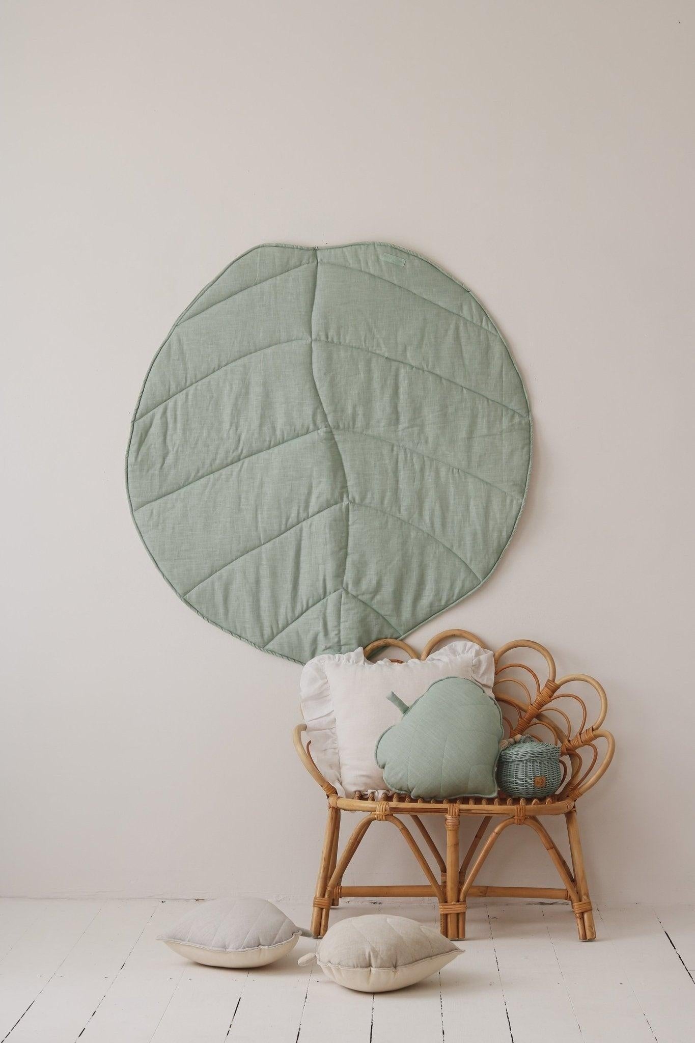“Mint” Linen Leaf Mat