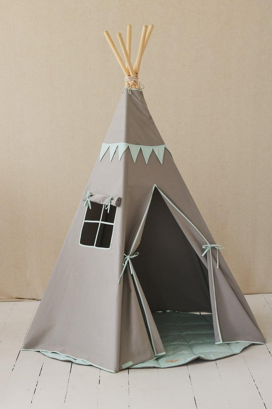 “Mint Love” Teepee with Garland and Mat Set