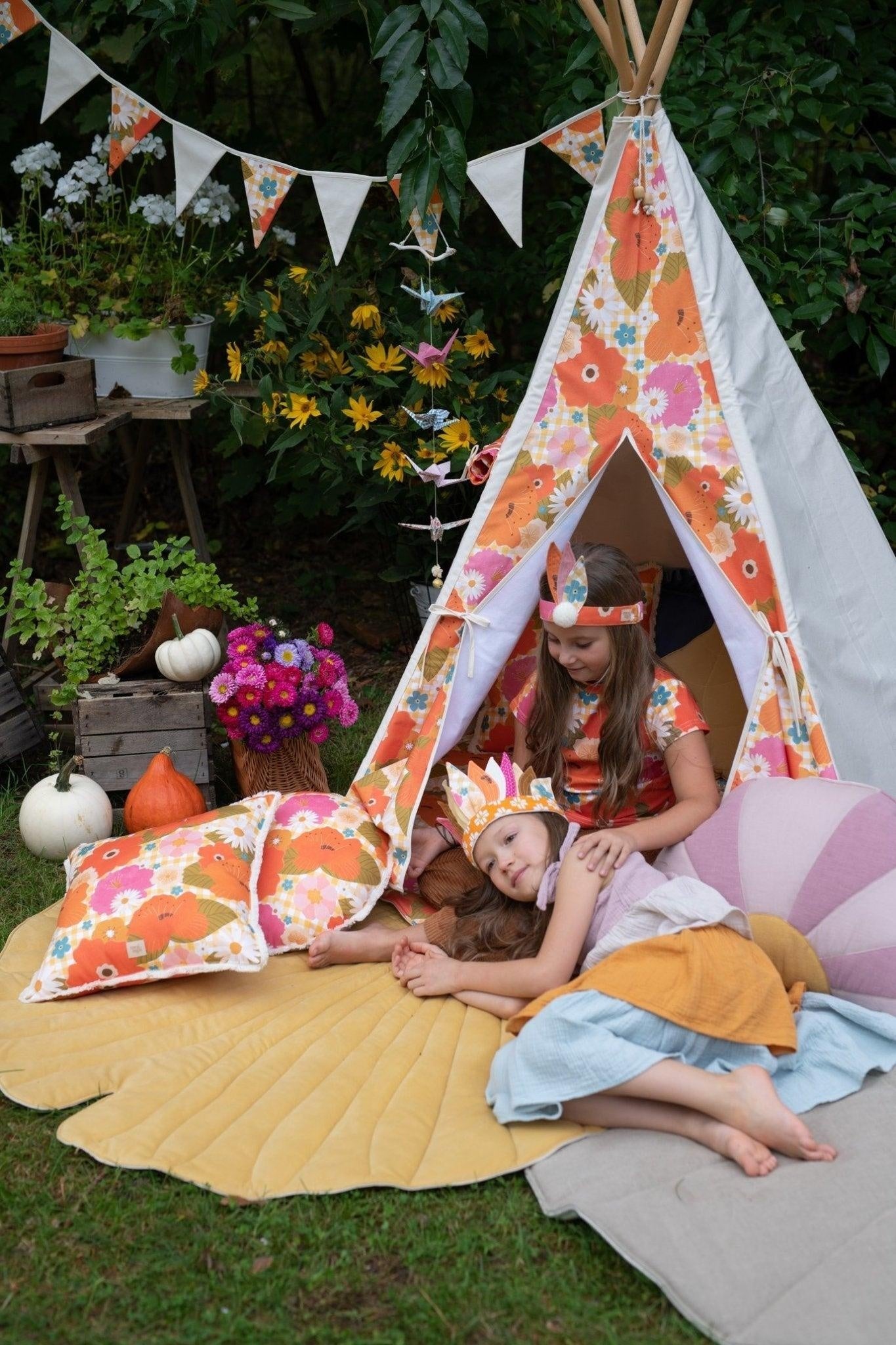 “Picnic with the flowers” Teepee Tent - Moi Mili