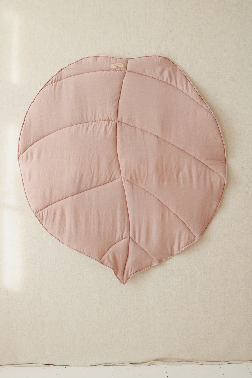 Linen “Powder Pink” Leaf Mat