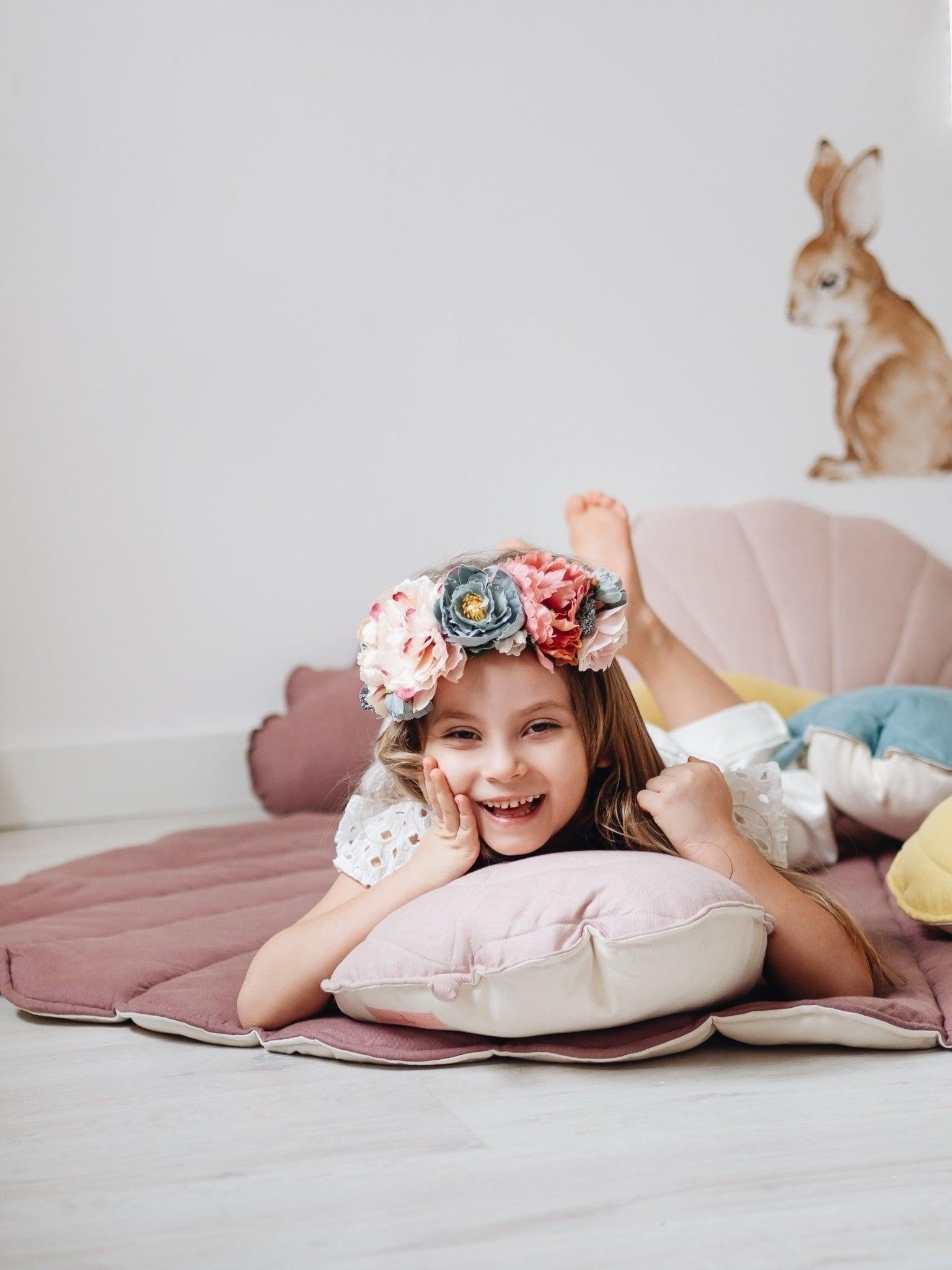 Pink shell online pillow