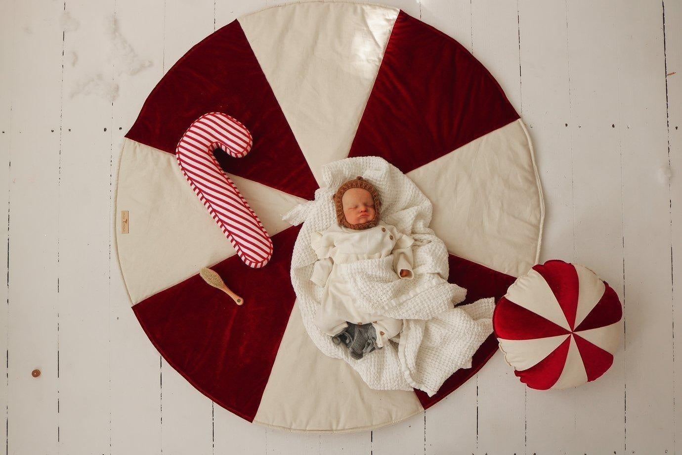 “Red Candy” Christmas Round Patchwork Mat