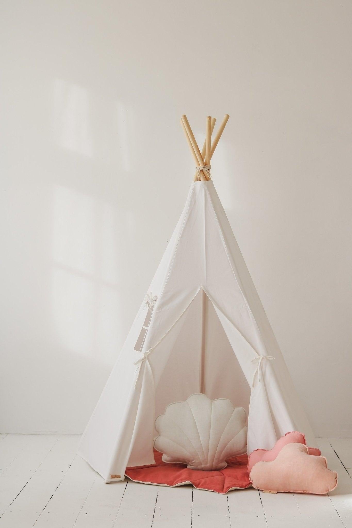 “Snow White” Teepee and Leaf Mat Set